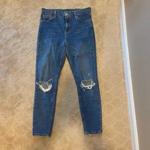 TOPSHOP DISTRESSED JEANS